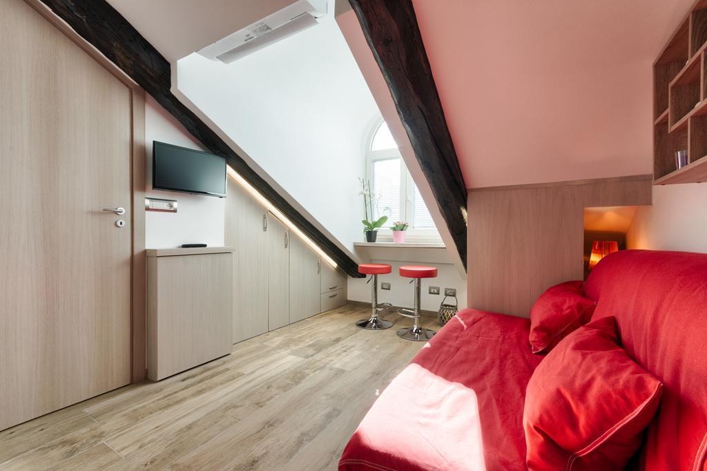Multifunctional Stylish Studio Turin Luaran gambar